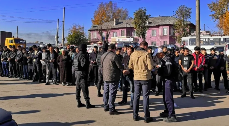 Фото «Русским вход запрещён»: как анклавы мигрантов захватывают Россию 2 - Сиб.ФМ Фото «Русским вход запрещён»: как анклавы мигрантов захватывают Россию 2